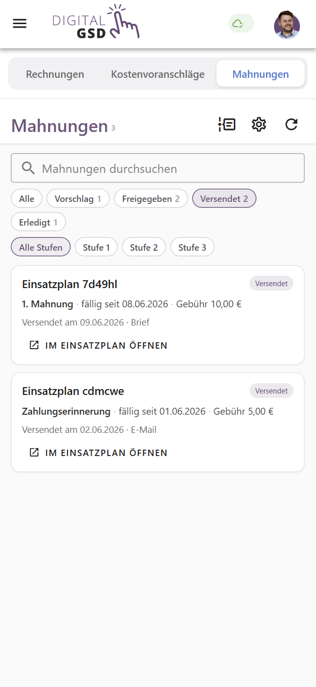 Screenshot der Mahnungen in Digital GSD: Liste offener Mahnungen mit Stufen, Status wie Versendet und Erledigt, Mahngebühr und Fälligkeitsdatum